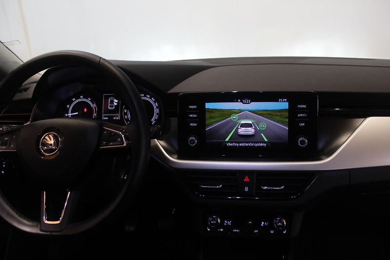 Škoda Scala (2020) 1.0TSI85kW Style+ Matrix - fotka 31 z 37