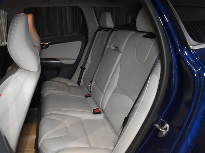 Volvo XC60 2,0 D4 Ocean race Kamera,BLIS - fotka 9 z 24