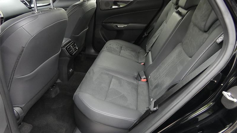 Lexus NX 350h 2.5 E-CVT Comfort Top - fotka 19 z 23