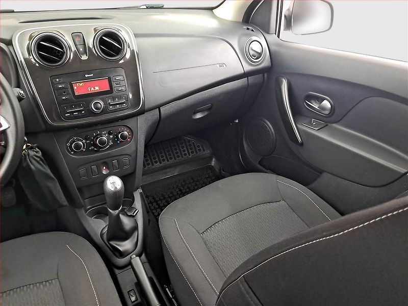 Dacia Logan (2019) 1.0 SCe - fotka 8 z 15