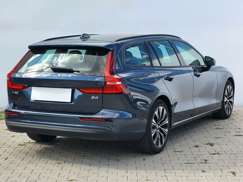 Volvo V60 CORE B4 FWD 145kW - fotka 29 z 32