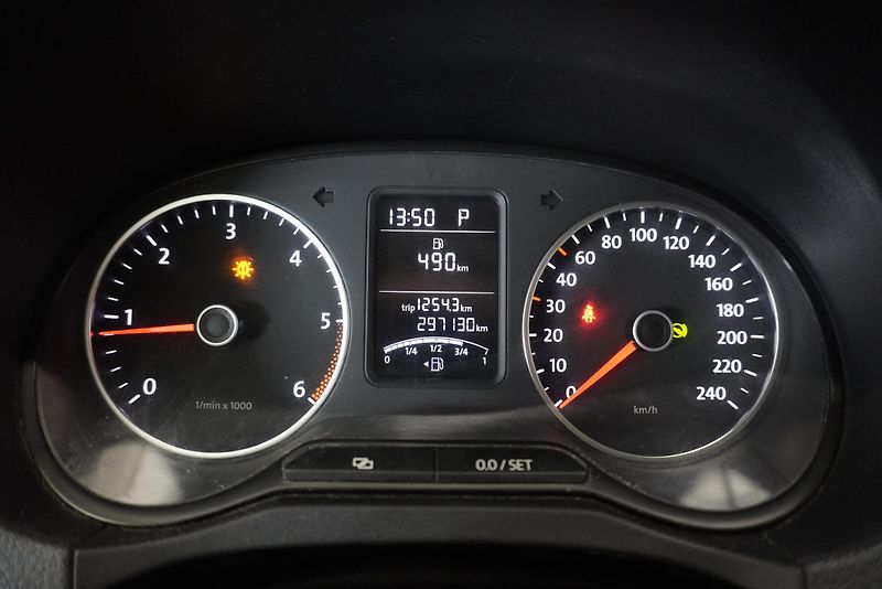 Volkswagen Amarok 2.0 TDi 4X4 AUTOMAT 5 MÍST - fotka 21 z 37