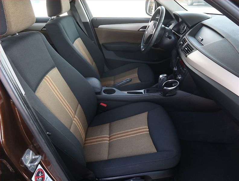 BMW X1 (2013) xDrive18d, 4X4, Automat - fotka 9 z 19