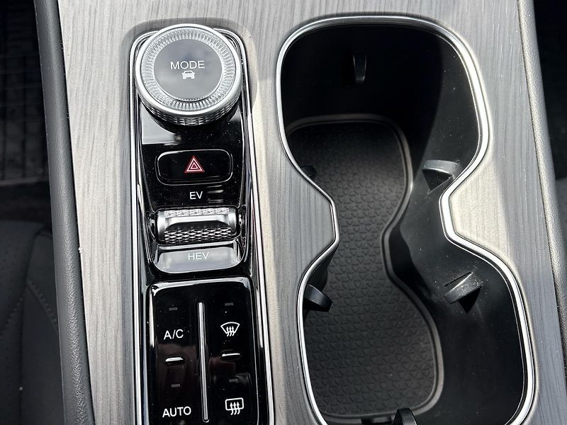 Chery Tiggo 8 PHEV (2025) Unique FWD - fotka 24 z 27