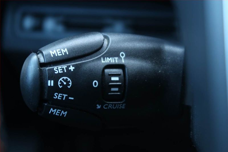 Peugeot 3008 (2017) 1.2 PureTech, Automat - fotka 22 z 23