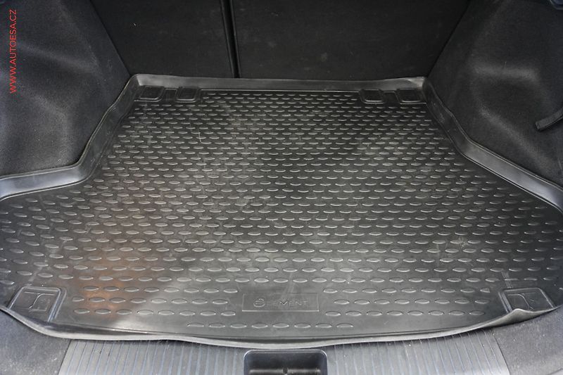 Kia Ceed (2016) 1.6CRDi, Navi, AC - fotka 7 z 23