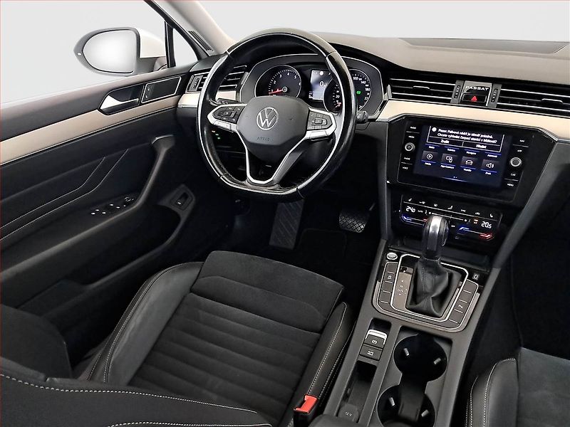 Volkswagen Passat (2020) 1.5 TSI, Automat, Kůže, Navi - fotka 7 z 28