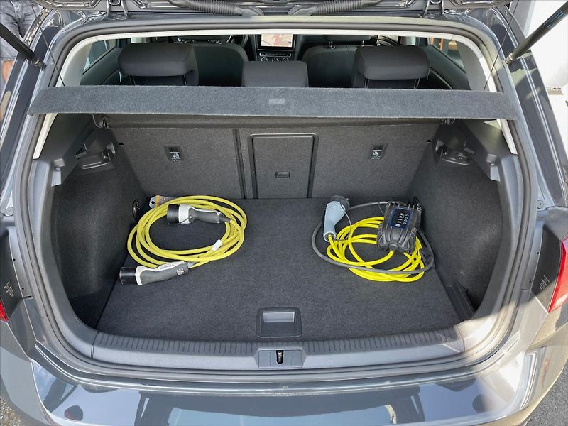 Volkswagen e-Golf 100kW,DPH,tep.čerpadlo - fotka 25 z 33