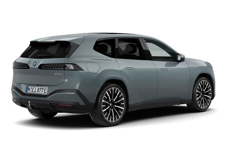 BMW iX3 40 - fotka 2 z 4