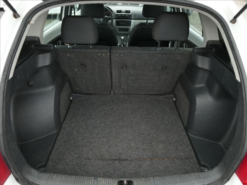 Škoda Fabia 1,2 HTP 51kW Ambiente,DPH,klim - fotka 23 z 51