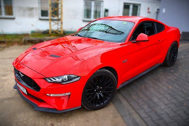 Původní barva Fordu Mustang GT, který zabavila policie., zdroj: se svolením Policie Mazovského vojvodství