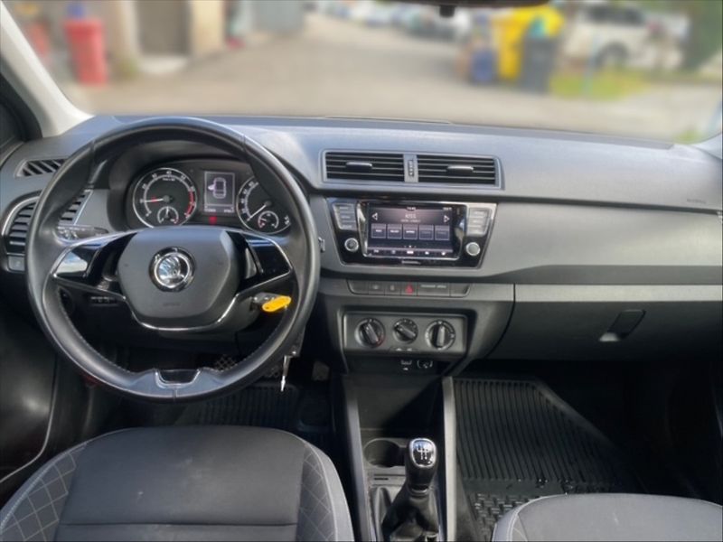 Škoda Fabia 1,0 TSI 70 Ambition - fotka 9 z 11