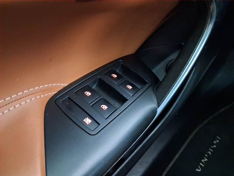 Opel Insignia (2012) 2.0 BiTurbo CDTI, 4X4 - fotka 19 z 26