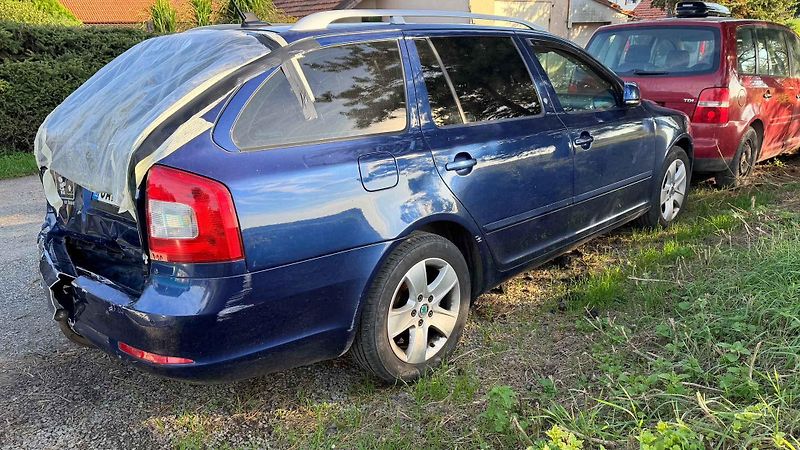 Škoda Octavia (2009) 1.9. TDI ELEGANCE  - fotka 2 z 11