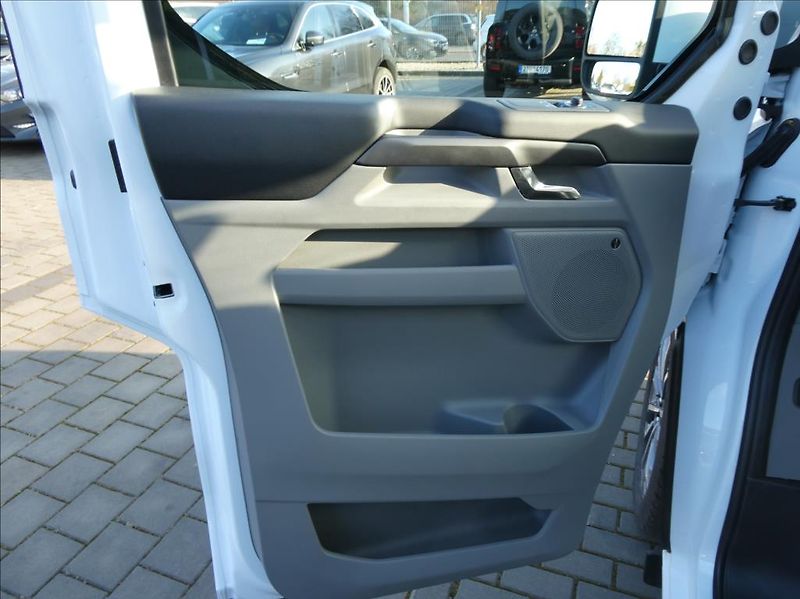 Ford Tourneo Custom 2,0 L2,TITANIUM X,8Míst,AWD - fotka 13 z 44