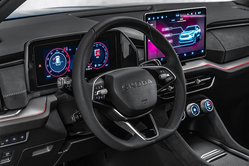 Škoda Kodiaq 2,0TDI 4x4 DSG SPORTLINE Tažné - fotka 16 z 20