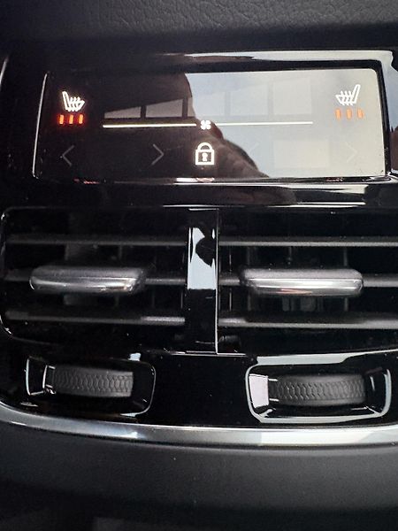 Volvo XC90 (2019) D5 AWD  Pano, Head, 360 - fotka 24 z 35