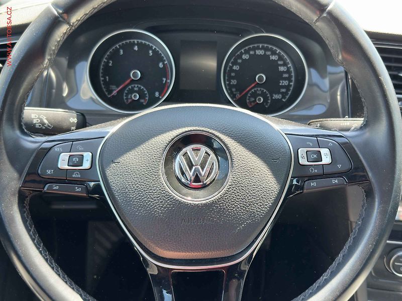 Volkswagen Golf (2018) 1.4 TSi, ČR, Comfortline - fotka 11 z 14
