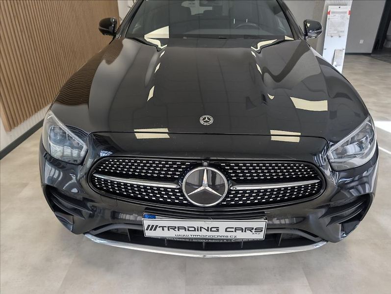 Mercedes-Benz Třídy E E300 DE EQ POWER 225 KW AMG - fotka 2 z 41