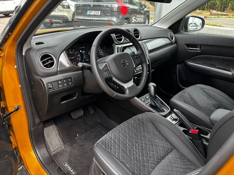 Suzuki Vitara 4x4 automat Elegance - fotka 9 z 11