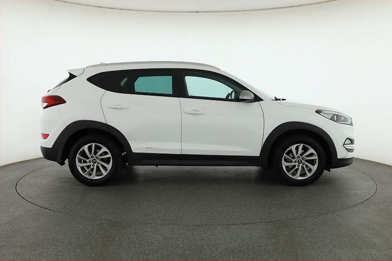 Hyundai Tucson (2017) 1.7 CRDi, Serv.kniha, Tempomat - fotka 6 z 18