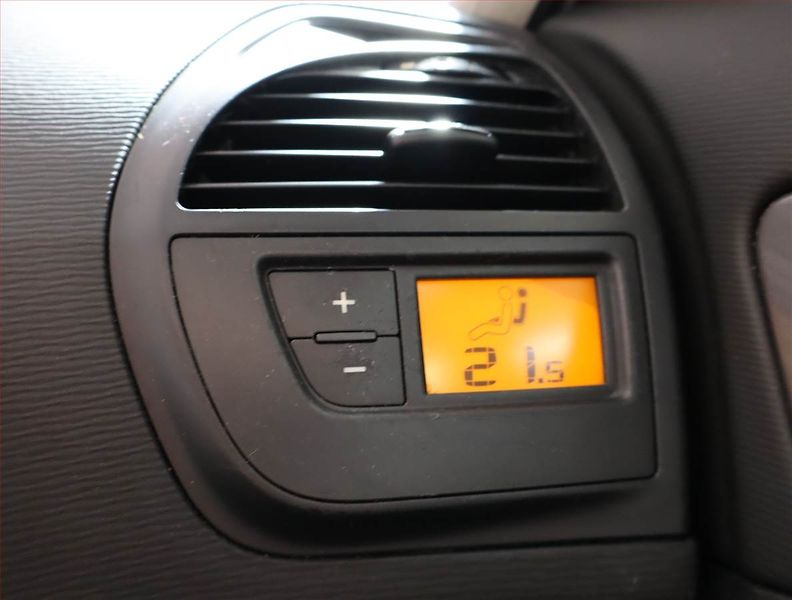 Citroën C4 Picasso (2006) 1.6 HDi, 7 míst, po STK, Klima - fotka 17 z 21