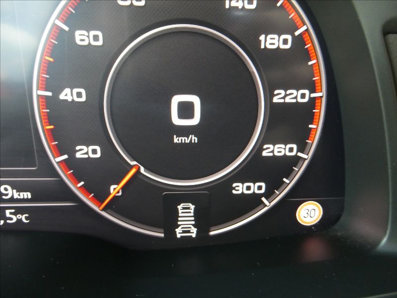Audi Q7 3,0 TDiV6 200kW S-LINE,QUATTRO - fotka 44 z 48