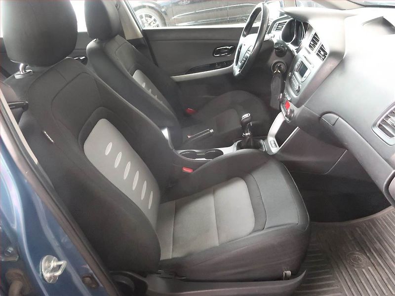 Kia Ceed (2012) 1.6 CRDi, Tempomat - fotka 9 z 14