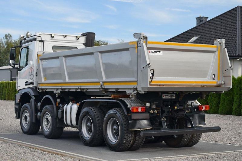 Mercedes-Benz (2018) Arocs 3252 8x4 Bordmatik  - fotka 7 z 27