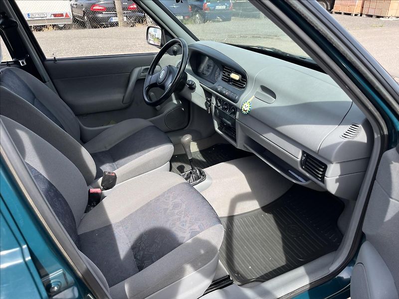 Škoda Felicia 1,3 MPi LXI ČR SERVIS 2x KOLA - fotka 10 z 31