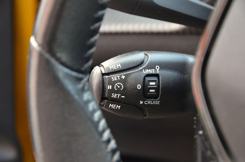 Peugeot 208 (2020) 1.2 55kW / ČR / ROZVODY/ 70tkm - fotka 18 z 32