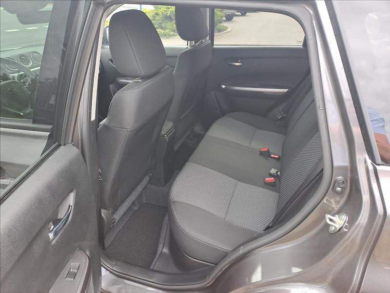 Suzuki Vitara (2026) 1,4 BoosterJet Premium AllGrip - fotka 19 z 23