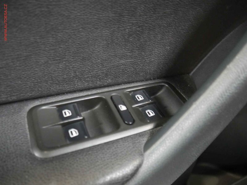 Škoda Yeti (2013) 1.6 TDi, xenon, autoAC - fotka 19 z 21