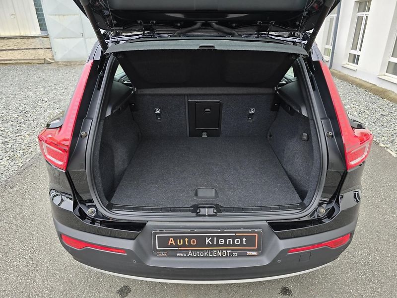 Volvo XC40 - fotka 36 z 39