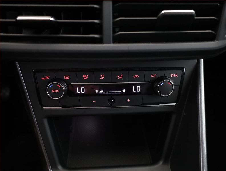 Volkswagen Polo (2018) 1.0 TSI, ČR,1.maj, Serv.kniha - fotka 11 z 18
