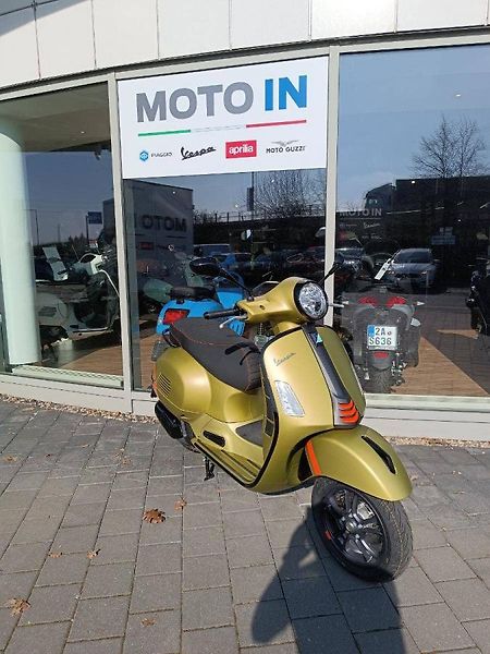 Vespa GTS 125 Super (2025) Sport Verde Ambizioso matt - fotka 12 z 12