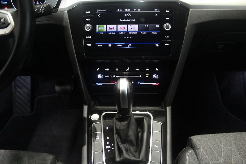 Volkswagen Passat (2023) 110kW, Tažné, Nezávislé topení - fotka 19 z 34