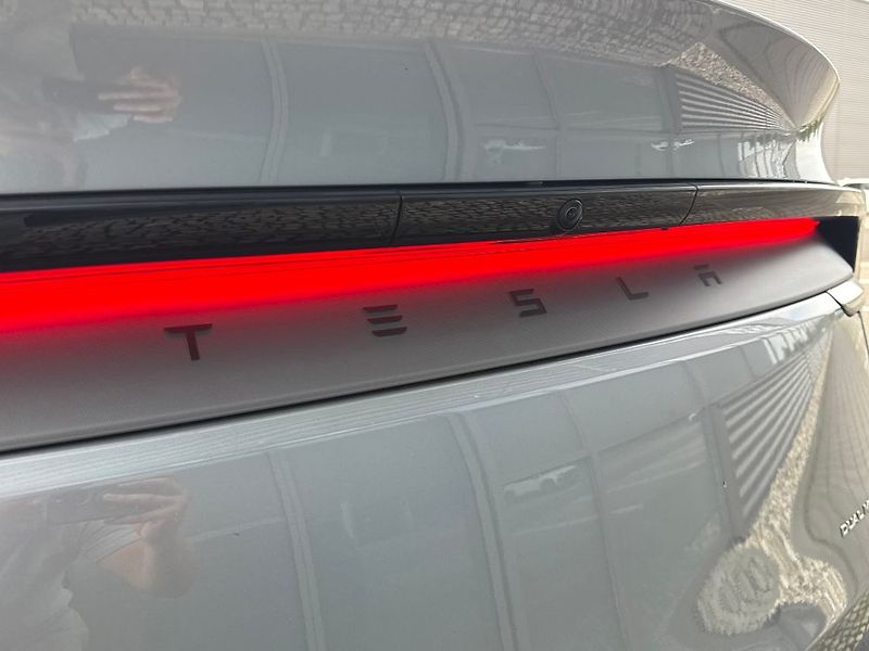 Tesla Model Y (2025) - fotka 20 z 76