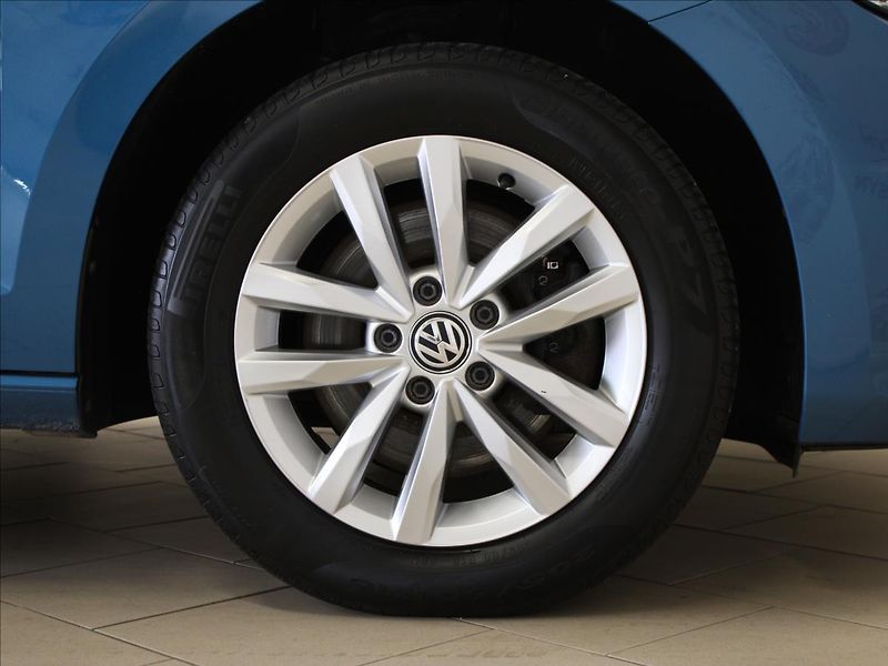 Volkswagen Touran 2,0 TDI 110KW LED 1.majitel - fotka 29 z 30