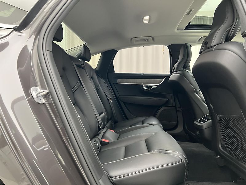 Volvo S90 B5 AWD ULTIMATE BRIGHT AUT - fotka 24 z 47