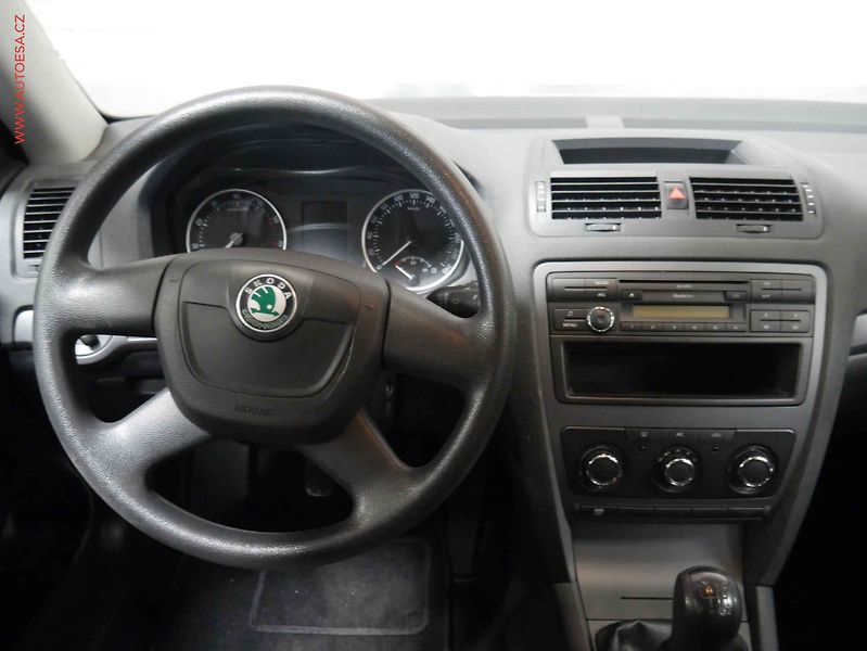 Škoda Octavia (2010) 1.2 TSI, 2.maj,ČR, AC, STK8 - fotka 11 z 14