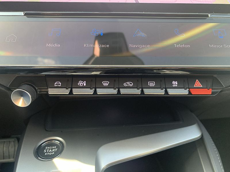 Peugeot 308 SW e-ALLURE PACK PHEV 1.6 AT8 - fotka 24 z 31