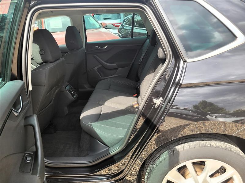 Škoda Kamiq 1,0 TSI,TFT,NAVI,VÝHŘEV,KLIMA - fotka 14 z 50