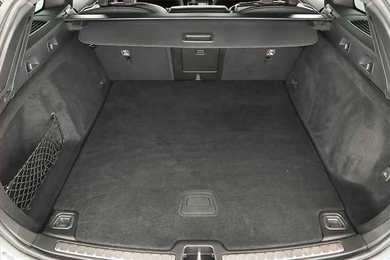 Volvo V60 (2021) R-Design B4 - fotka 11 z 17