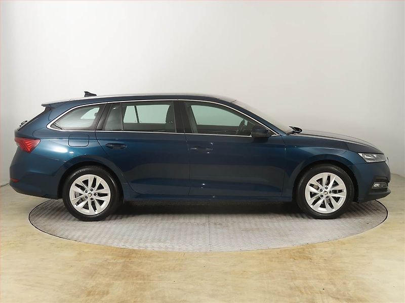 Škoda Octavia (2022) 2.0 TDI - fotka 6 z 27