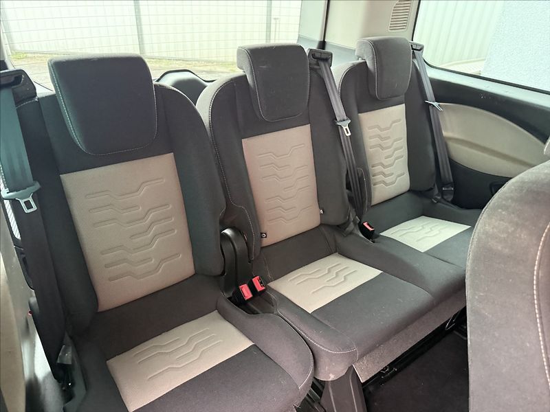 Ford Tourneo Custom 2,2 Titanium 114kW,po servisu - fotka 21 z 29