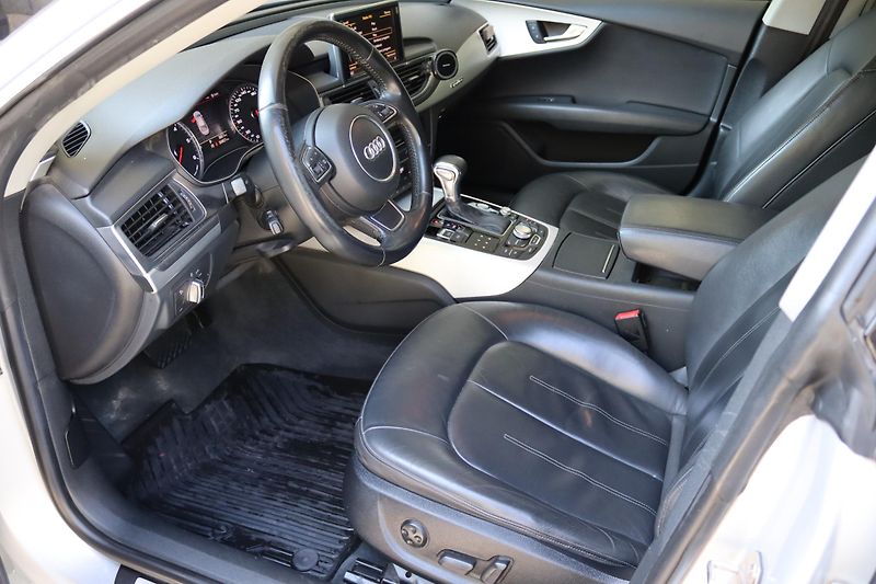Audi A7 3.0TDI V6 QUATTRO 180kW DPH - fotka 21 z 50