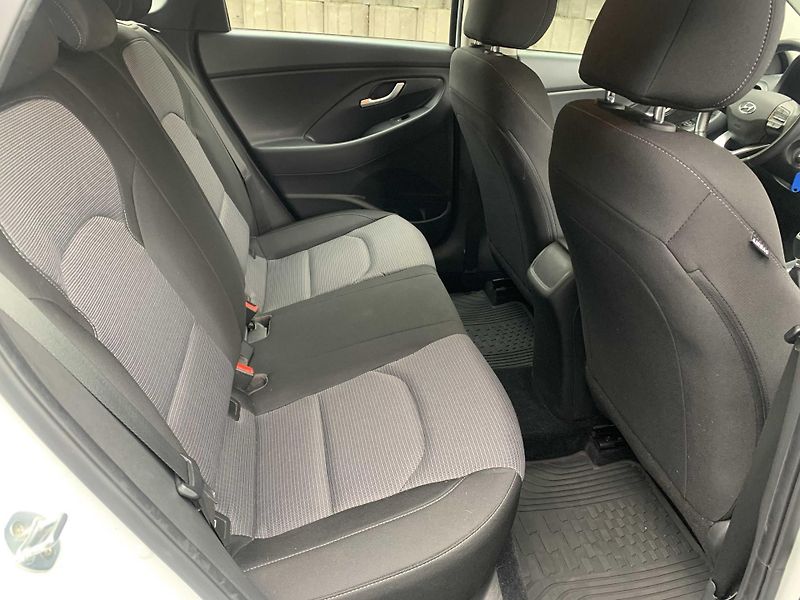 Hyundai i30 1.6 CRDi 85 kW 1.MAJITEL DPH - fotka 8 z 17