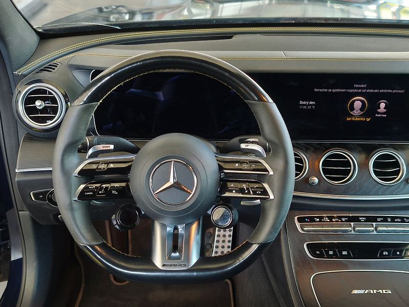 Mercedes-Benz Třídy E 4MATIC PERFORMENS - fotka 13 z 24
