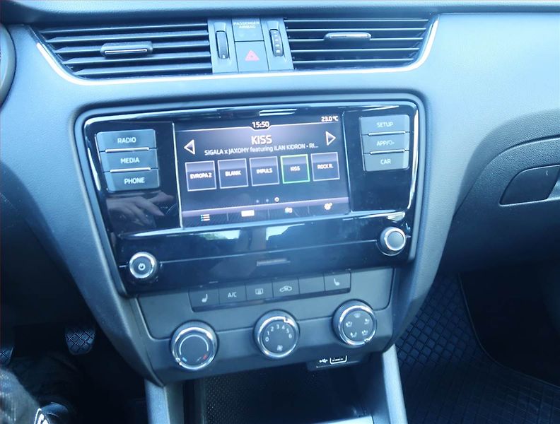 Škoda Octavia (2018) 1.6 TDI, Tempomat - fotka 12 z 14